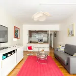 Saint Honore Louvre With Ac